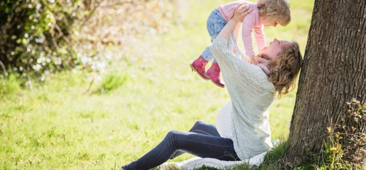 4 canzoni per raccontare la mamma: come cambia il modo con cui guardiamo alla mamma nelle diverse fasi di vita